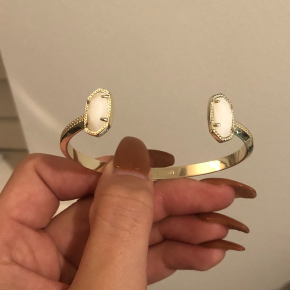 Kendra Scott gold cuff white bracelet - Picture 4 of 7